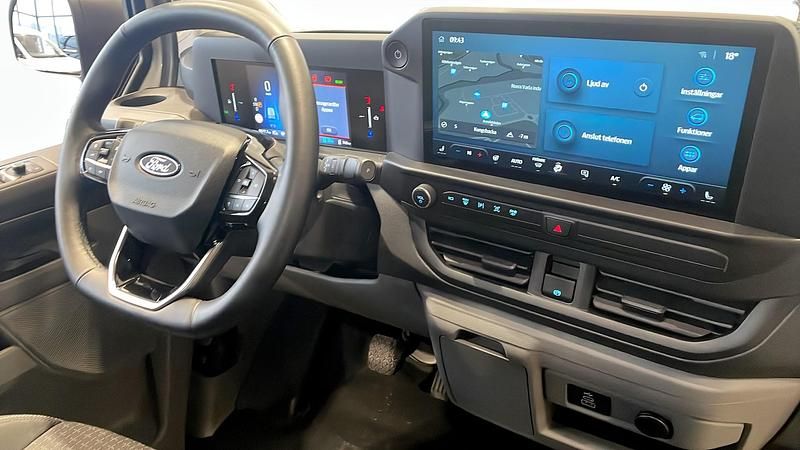 Begagnad Ford E-Transit Trend 160 kW (218 HK) 2024 Grå Van