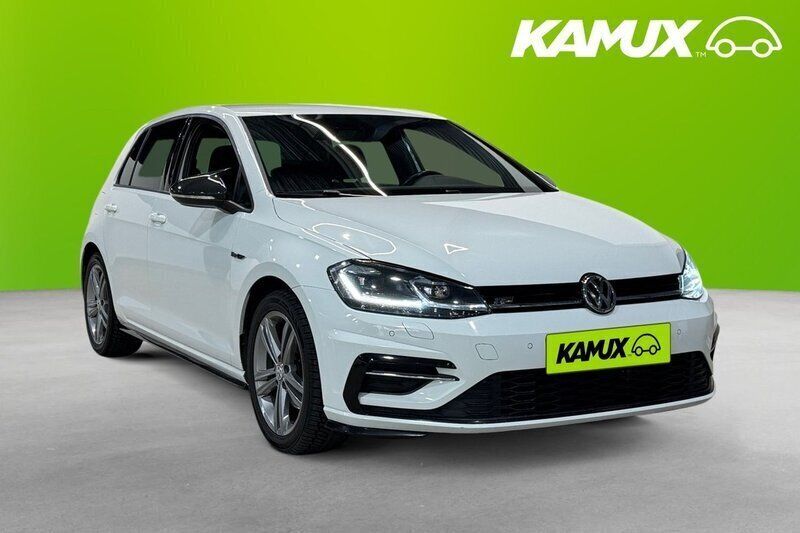 Vit Begagnad 2020 VW Golf VII R-line Plus Halvkombi | 184 800 kr (Marknadspris) - Bild 1/4