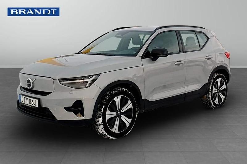 Begagnad Volvo XC40 Plus 175 kW (238 HK) 2023 Silver SUV
