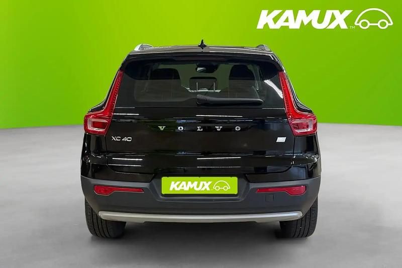 Begagnad Volvo XC40 Momentum 211 HK (155 kW) 2021 Svart SUV