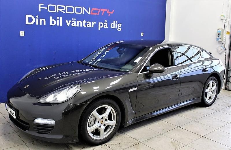 Begagnad Porsche Panamera Chrono 400 HK (294 kW) 2009 Grå Halvkombi