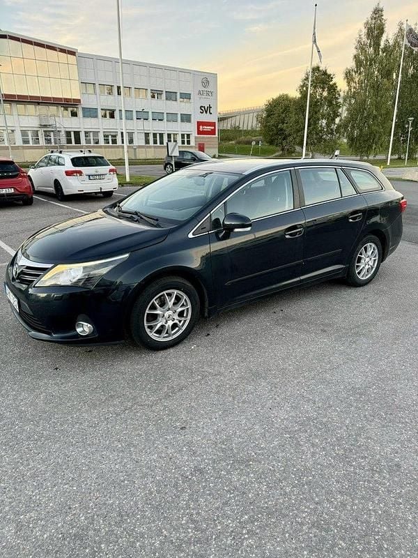 Blå Begagnad 2012 Toyota Avensis Business Edition Kombi | 89 900 kr (Marknadspris) - Bild 1/4