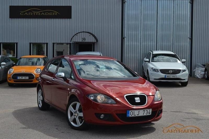 Röd Begagnad 2006 Seat Leon Reference Halvkombi | 34 900 kr - Bild 1/4