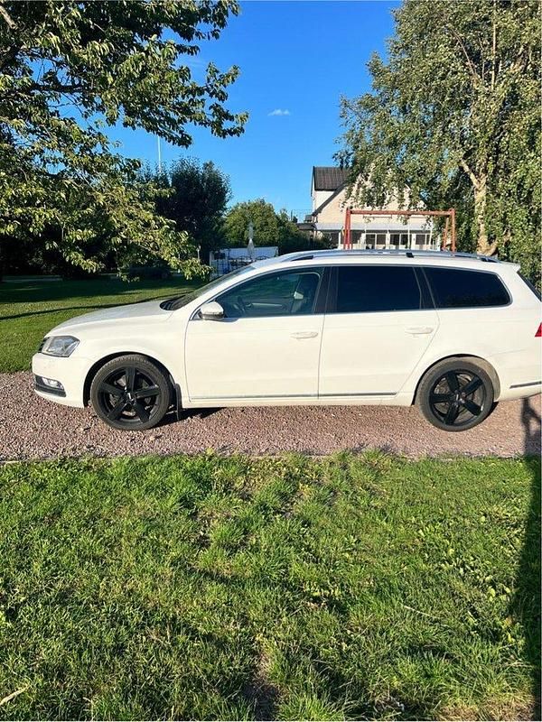 Vit Begagnad 2012 VW Passat GT Kombi | 70 000 kr (Superpris) - Bild 1/4