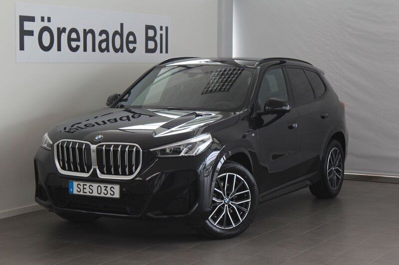Svart Ny 2025 BMW X1 M Sport SUV | 487 200 kr (Marknadspris) - Bild 1/4