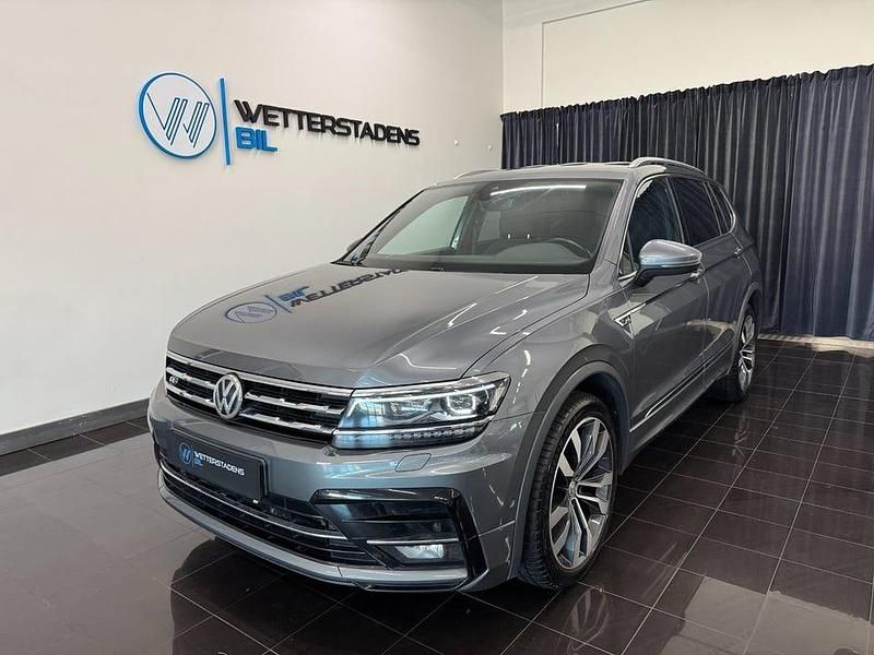 Begagnad VW Tiguan Allspace R-line 200 HK (147 kW) 2021 Mörkgrå (grå) SUV