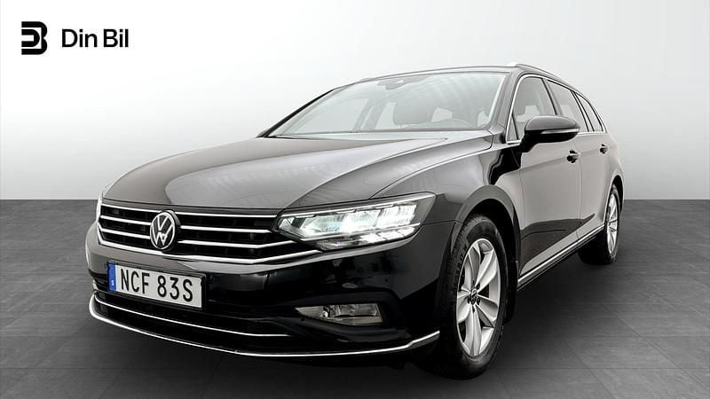 Deep black pearl Begagnad 2022 VW Passat Kombi | 299 900 kr (Bra pris) - Bild 1/4
