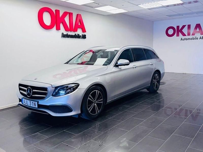 Silver Begagnad 2020 Mercedes E220 Kombi | 309 900 kr (Superpris) - Bild 1/4