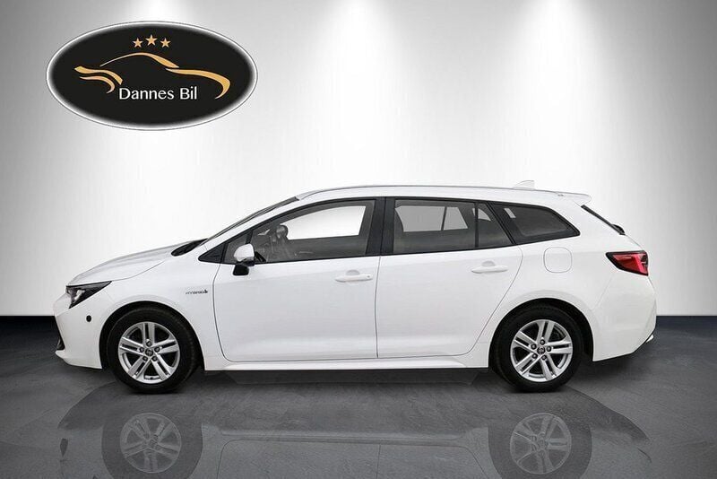 Vit Begagnad 2021 Toyota Corolla Active Kombi | 210 000 kr (Marknadspris) - Bild 1/4