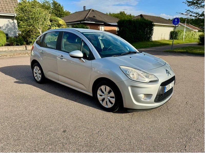Silver Begagnad 2010 Citroën C3 Halvkombi | 22 500 kr (Marknadspris) - Bild 1/4