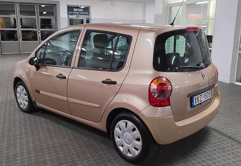 Begagnad Renault Modus 112 HK (82 kW) 2005 Ljusbrun Minibuss