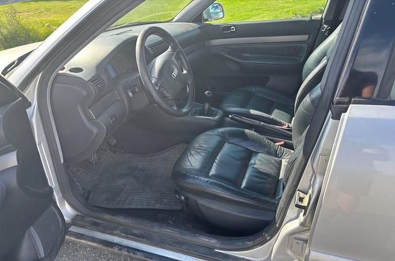 Begagnad Audi A4 180 HK (132 kW) 2001 Sedan