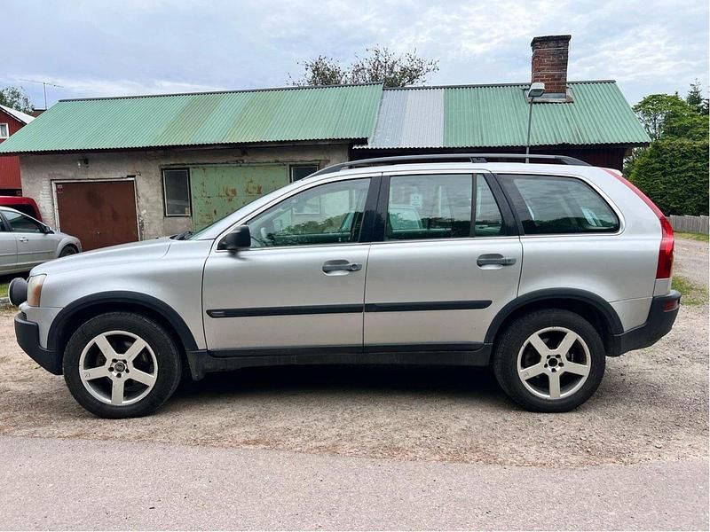 Grå Begagnad 2004 Volvo XC90 SUV | 17 000 kr - Bild 1/2