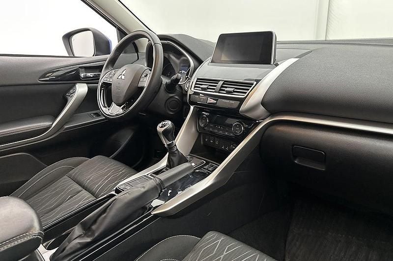 Blå Begagnad 2020 Mitsubishi Eclipse Cross SUV | 189 900 kr - Bild 1/2