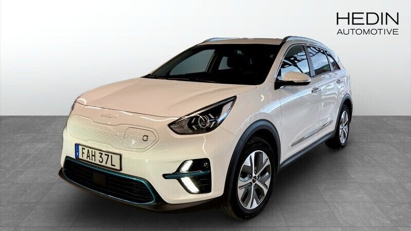 Vit (white) Begagnad 2022 Kia e-Niro 2 SUV | 269 900 kr (Bra pris) - Bild 1/4