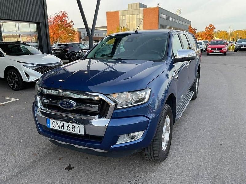 Blåmetallic Begagnad 2018 Ford Ranger Limited Pickup | 324 900 kr (Marknadspris) - Bild 1/4