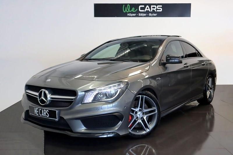 Grå Begagnad 2014 Mercedes CLA45 AMG AMG Sportkupé | 249 900 kr (Marknadspris) - Bild 1/4
