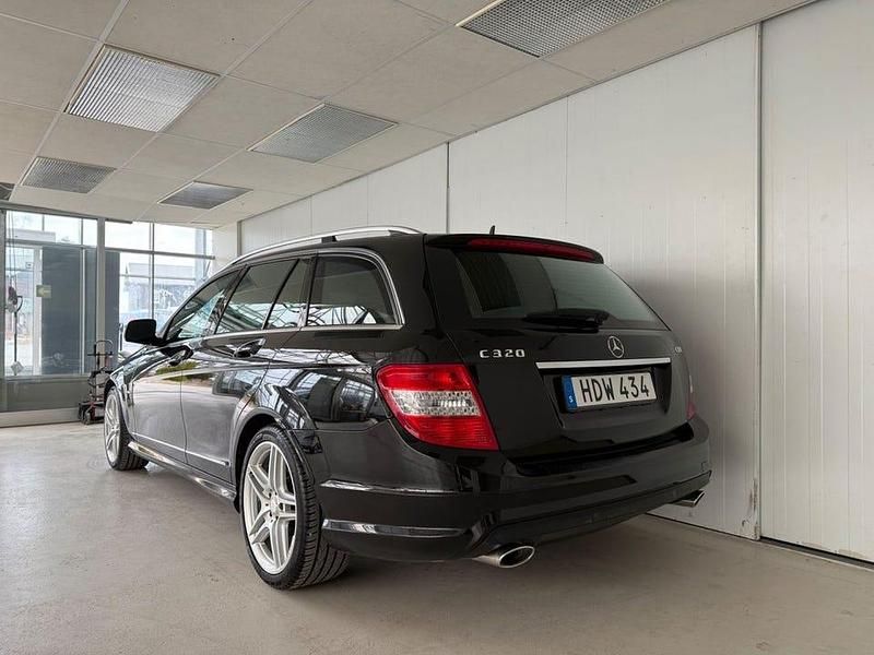 Begagnad Mercedes C320 Avantgarde 225 HK (165 kW) 2008 Svart Kombi