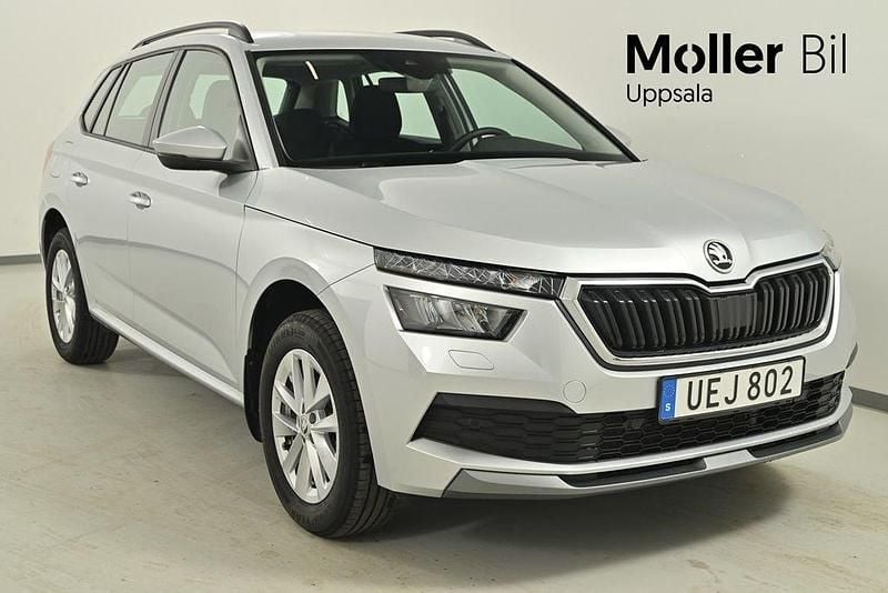 Silver (brilliant silver metallic) Begagnad 2023 Skoda Kamiq Ambition SUV | 234 900 kr (Marknadspris) - Bild 1/4