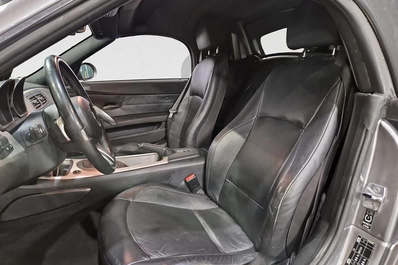 Begagnad BMW Z4 232 HK (170 kW) 2003 Ljusgrå Cab