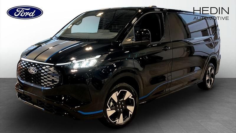 Ny Ford E-Transit 2026 Svart Van