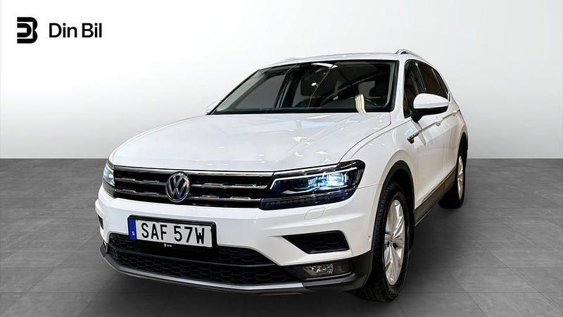 Vit Begagnad 2021 VW Tiguan Allspace Executive SUV | 339 900 kr (Marknadspris) - Bild 1/4