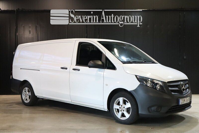 Vit (vit metallic) Begagnad 2018 Mercedes Vito Minibuss | 199 900 kr (Lite dyr) - Bild 1/4