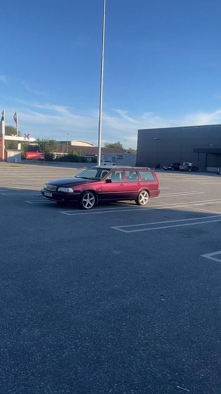 Begagnad 1999 Volvo V70 Kombi | 23 000 kr (Bra pris) - Bild 1/4