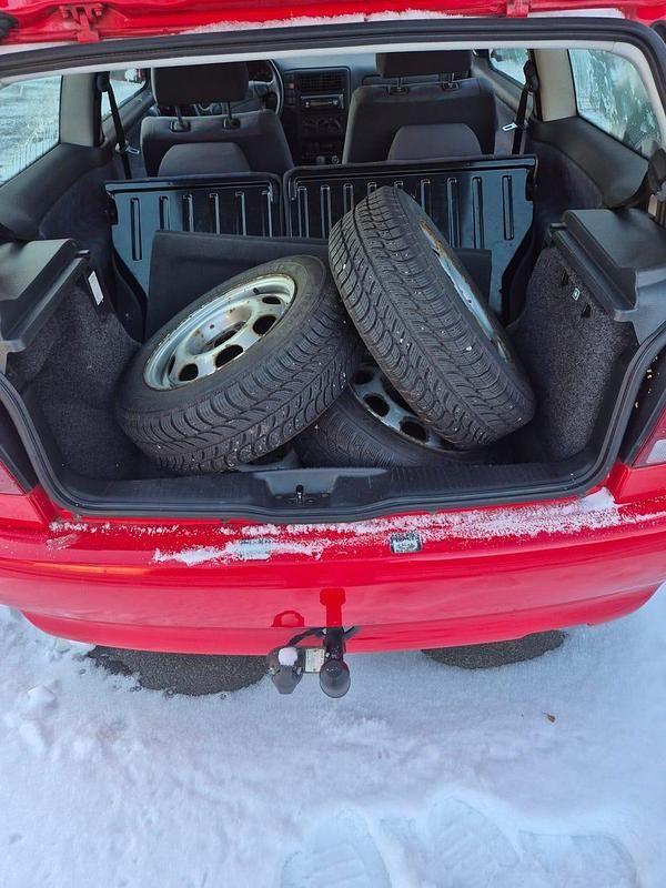 Begagnad VW Polo 75 HK (55 kW) 1999 Halvkombi