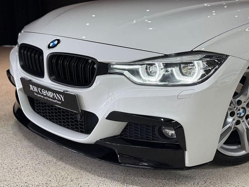Begagnad BMW 330 M Performance 252 HK (185 kW) 2016 Vit Sedan