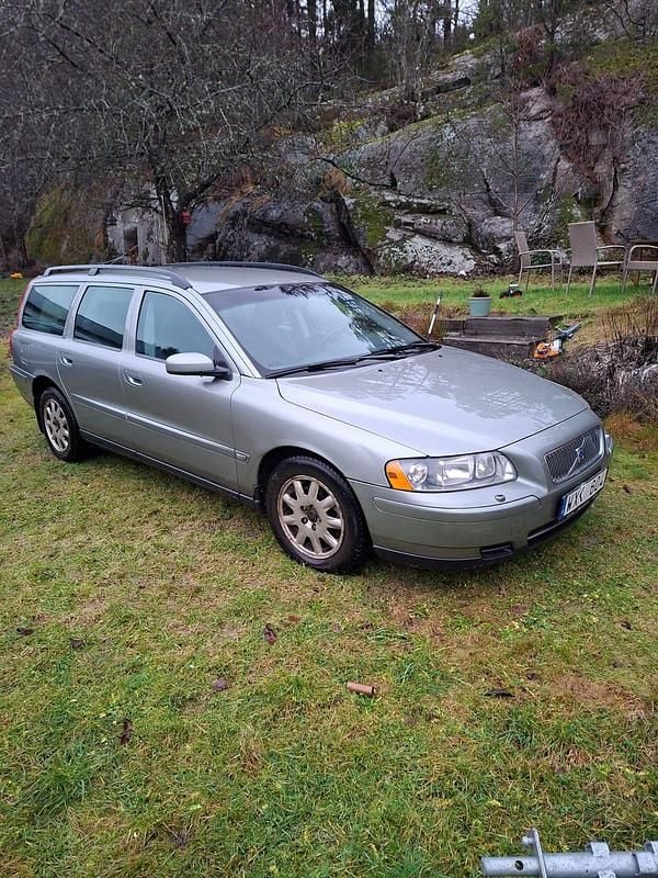 Begagnad 2006 Volvo V70 Kombi | 15 000 kr (Superpris) - Bild 1/4