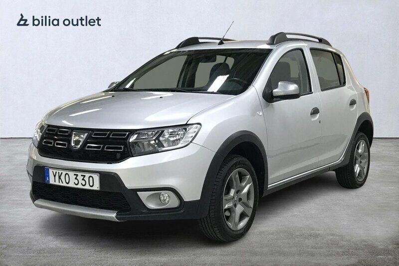Silver Begagnad 2017 Dacia Sandero Stepway Halvkombi | 74 900 kr (Marknadspris) - Bild 1/3