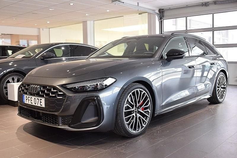 Ny Audi A5 S-Line 367 HK (269 kW) 2025 Grå (daytonagrå pärleffekt) Kombi