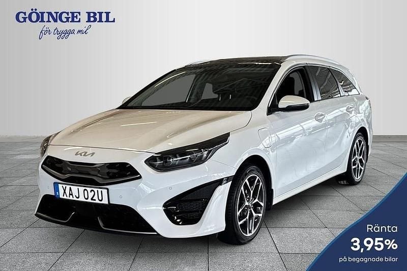 Vit Begagnad 2024 Kia Ceed Advance Halvkombi | 319 000 kr (Marknadspris) - Bild 1/2