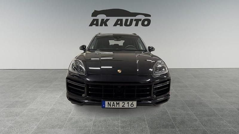 Begagnad Porsche Cayenne Turbo 549 HK (403 kW) 2019 Svart SUV