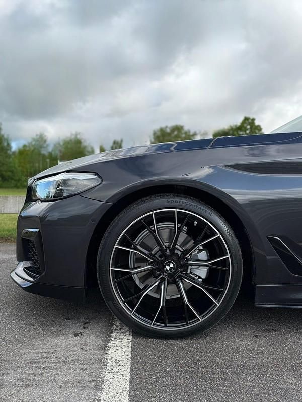 Begagnad BMW 520 M Sport 190 HK (139 kW) 2021 Sophistogrå Kombi
