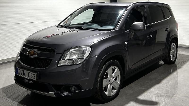 Grå Begagnad 2012 Chevrolet Orlando Minibuss | 59 900 kr (Bra pris) - Bild 1/4