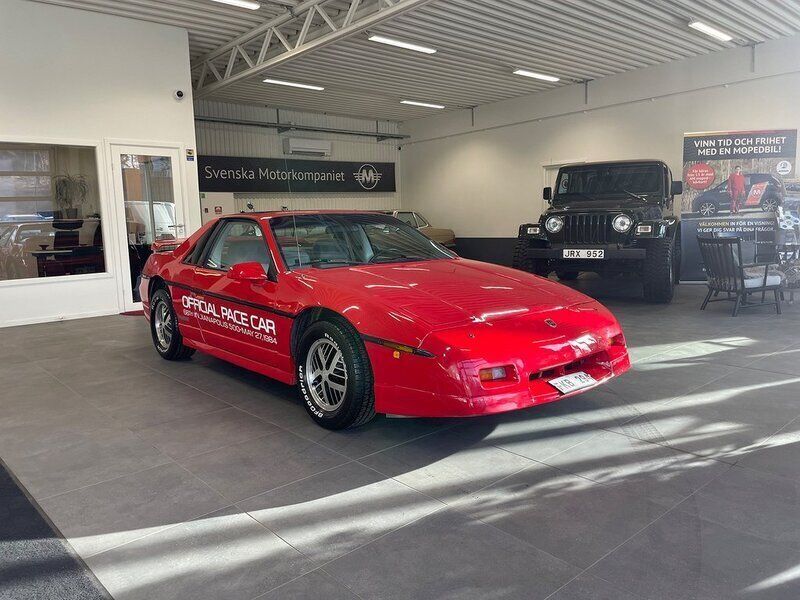 Röd Begagnad 1985 Pontiac Fiero | 99 900 kr - Bild 1/4