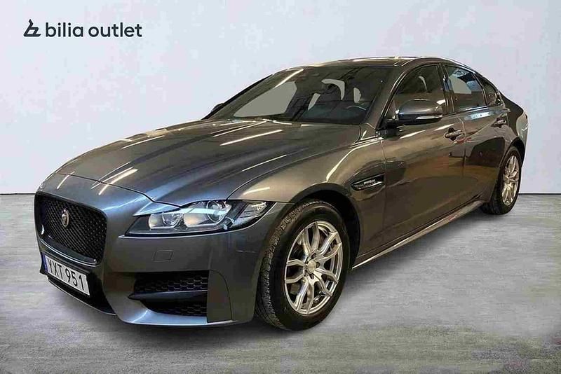 Grå Begagnad 2018 Jaguar XF Sedan | 239 900 kr - Bild 1/1