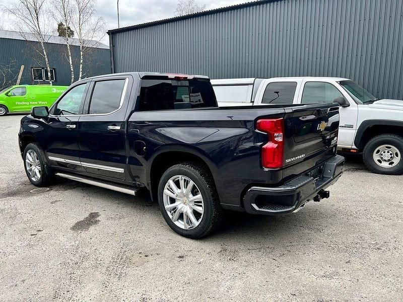 Begagnad Chevrolet Silverado 421 HK (309 kW) 2023 Dark ash Sedan
