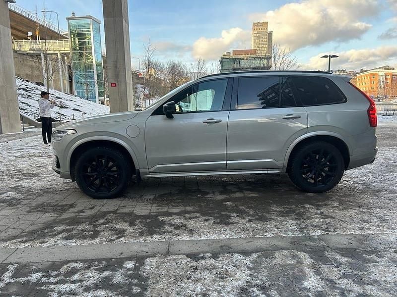 Begagnad Volvo XC90 R-Design 392 HK (288 kW) 2021 Birch light metallic SUV