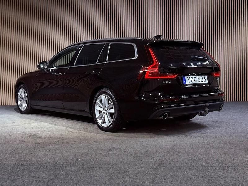 Begagnad Volvo V60 Momentum 190 HK (139 kW) 2018 Svart Kombi