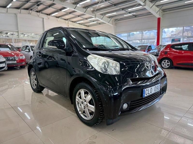 Begagnad Toyota iQ 68 HK (50 kW) 2009 Svart Halvkombi