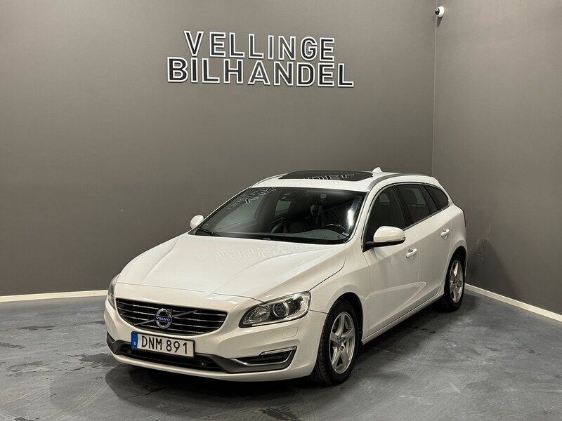 Vit Begagnad 2014 Volvo V60 Summum Kombi | 134 900 kr (Marknadspris) - Bild 1/4