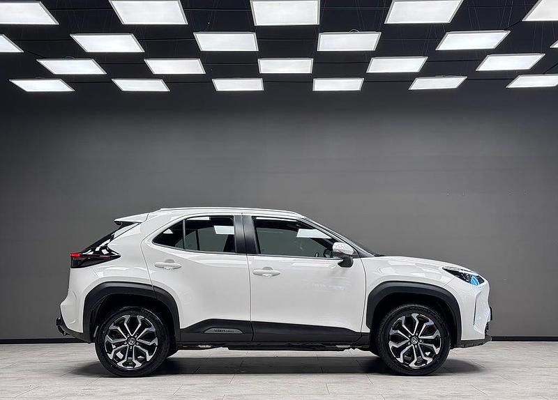 Begagnad Toyota Yaris Cross Active 92 HK (67 kW) 2022 Vit SUV