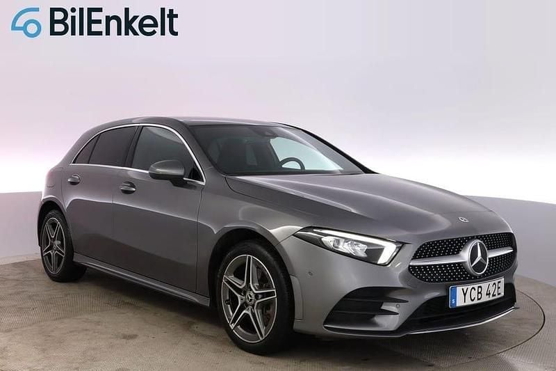 Grå Begagnad 2023 Mercedes A250 AMG | 318 900 kr (Marknadspris) - Bild 1/4