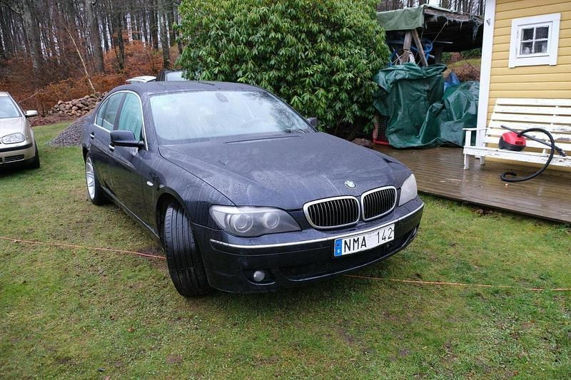 Blå Begagnad 2007 BMW 750 Sedan | 30 000 kr - Bild 1/4