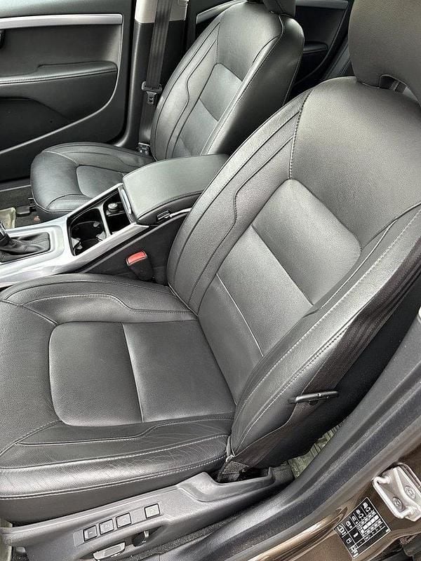 Brun Begagnad 2015 Volvo V70 Summum Kombi | 235 000 kr (Dyr) - Bild 1/4