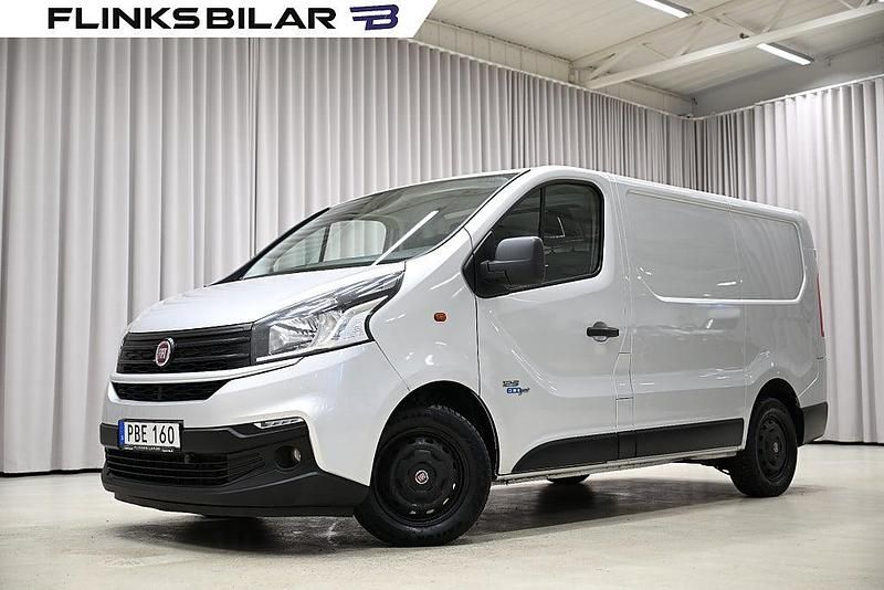 Begagnad Fiat Talento 125 HK (91 kW) 2016 Grå Minibuss