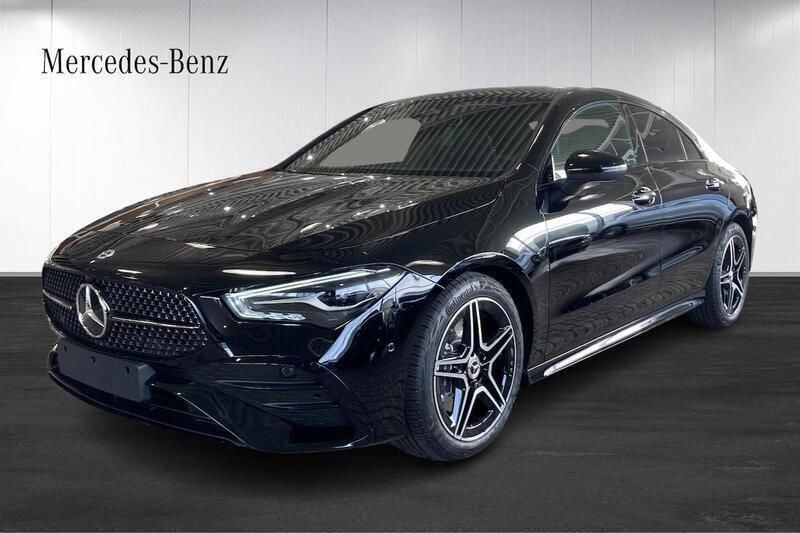 Svart Ny 2025 Mercedes CLA200 AMG line Sedan | 420 800 kr - Bild 1/4